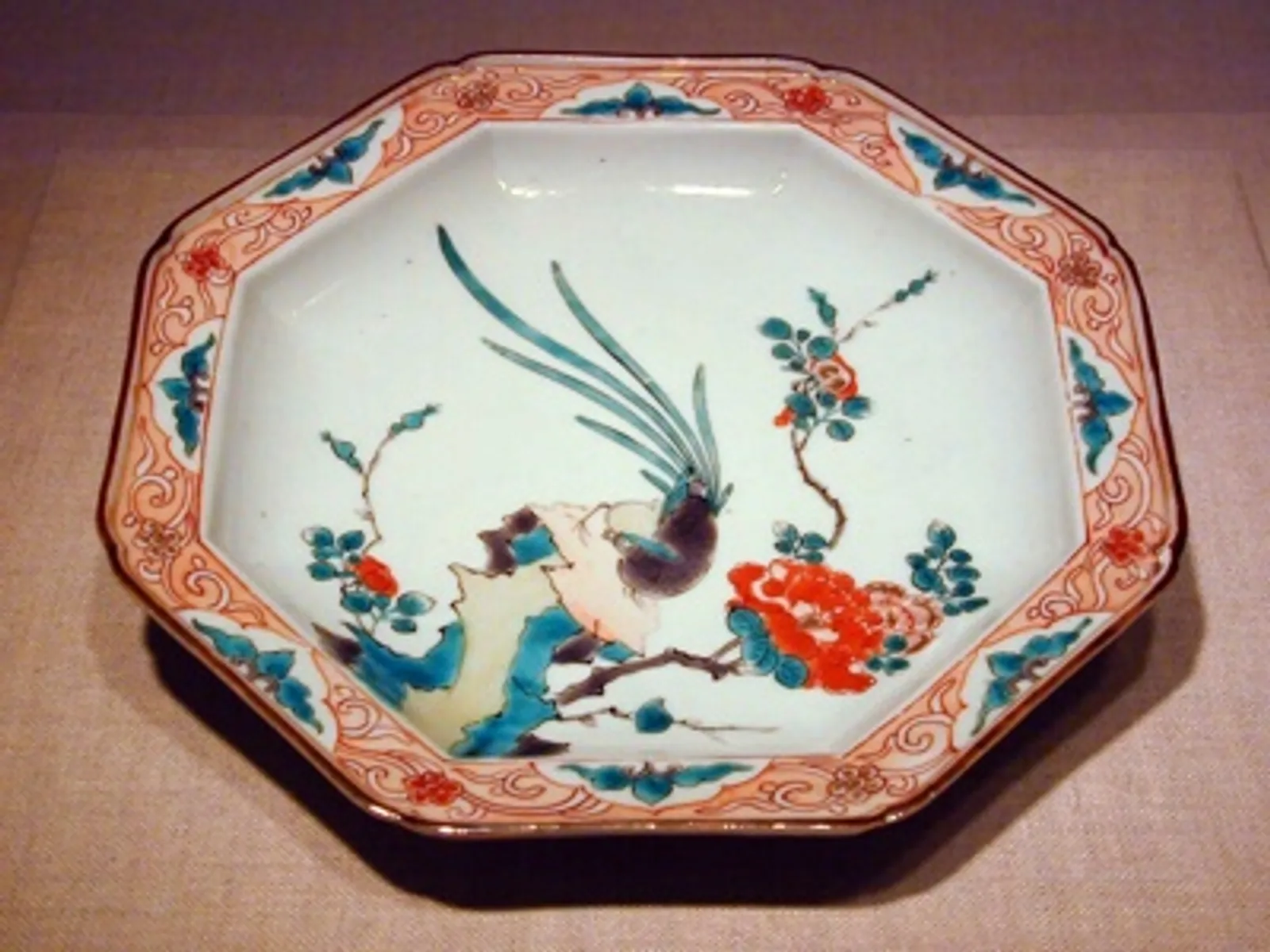 Arita-ware Kakiemon Octagonal Dish