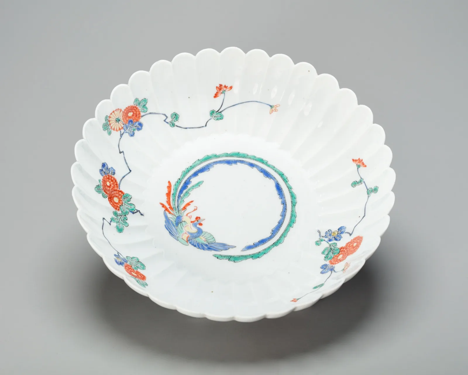 Arita Ware Kakiemon Floral-shaped Bowl